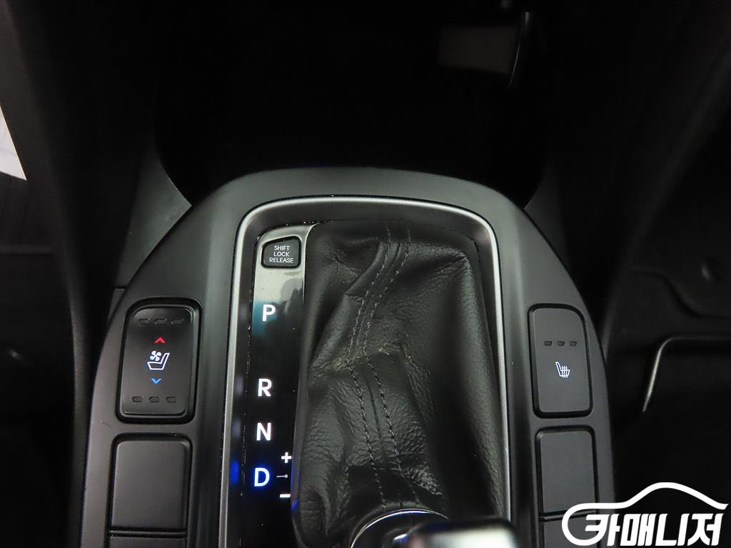 Hyundai Santa Fe Santa Fe DM Diesel 2WD 2.0 Premium thumbnail 16