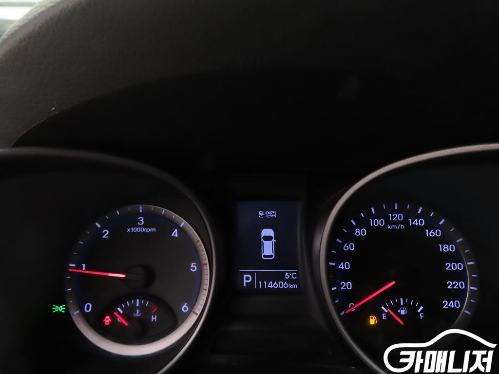 Hyundai Santa Fe Santa Fe DM Diesel 2WD 2.0 Premium thumbnail 9