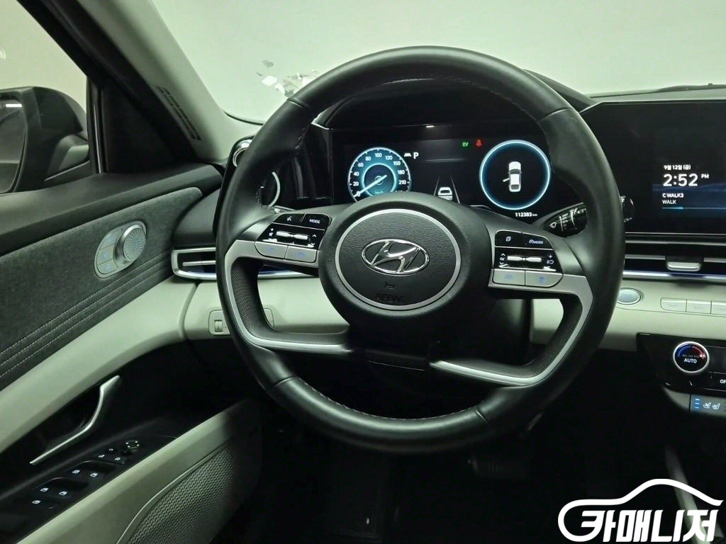 Hyundai Avante Avante Hybrid Inspiration thumbnail 12