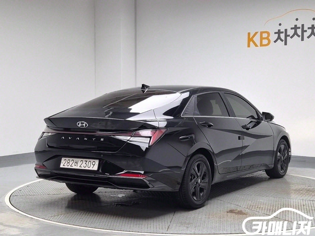 Hyundai Avante Avante Hybrid Inspiration thumbnail 4