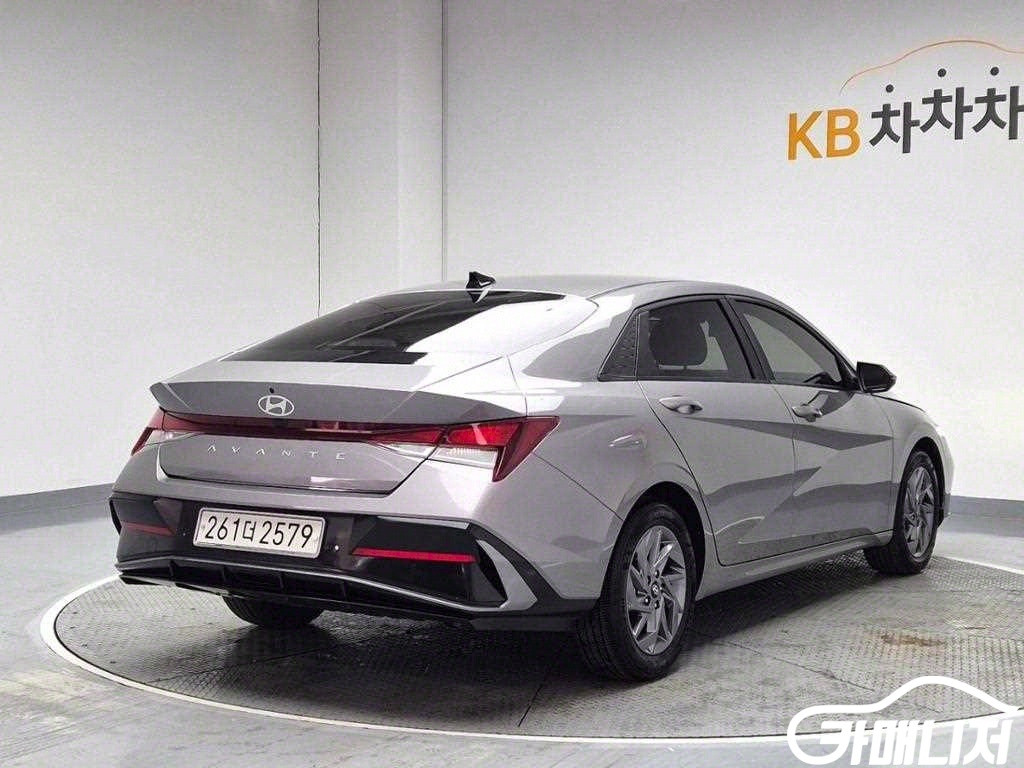 Hyundai Avante The New Avante Hybrid 1.6 HEV thumbnail 3