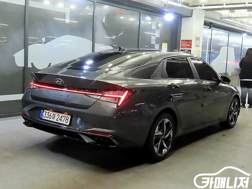 Hyundai Avante 1.6 Inspiration thumbnail 4