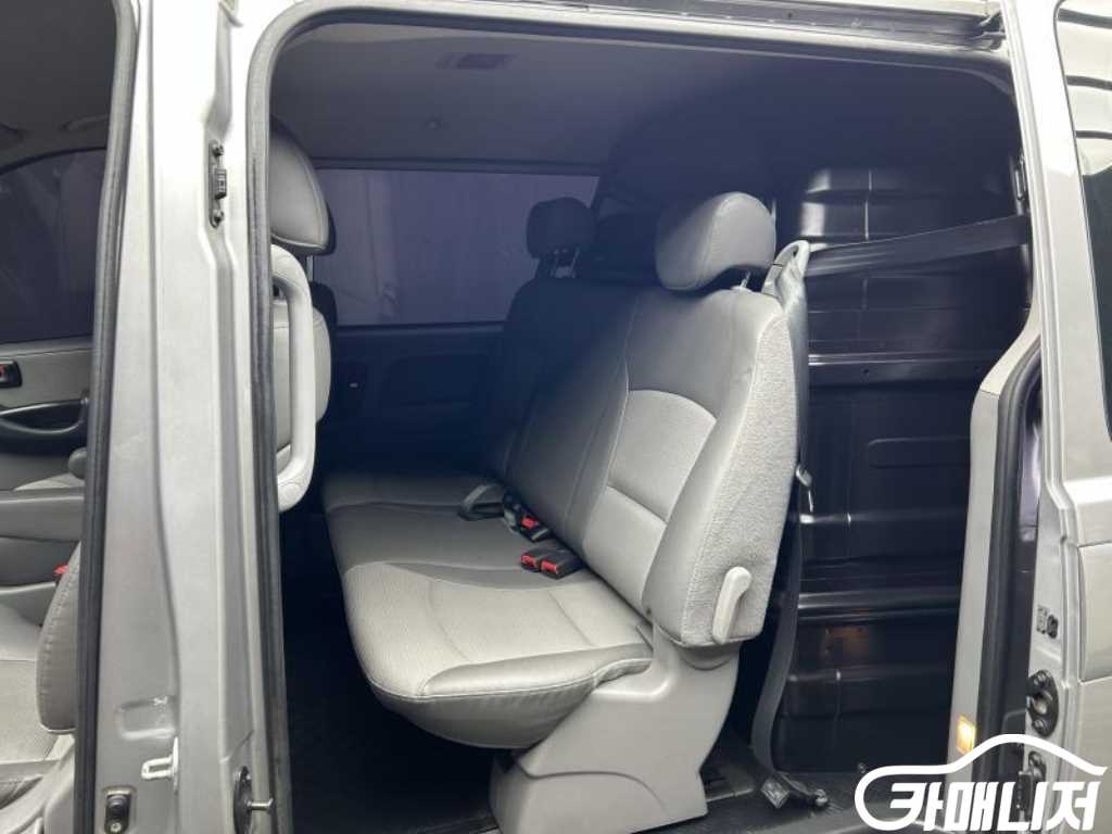 Hyundai Starex Grand Starex Van 5-Seater thumbnail 7