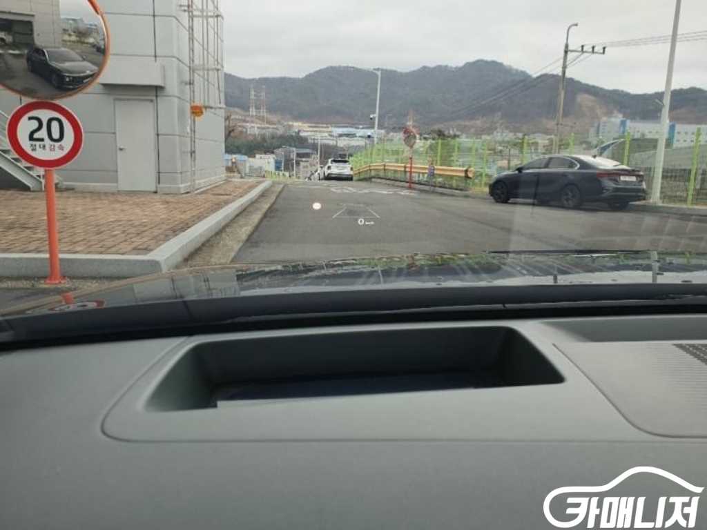 Hyundai Grandeur Gasoline 2.5 2WD thumbnail 14