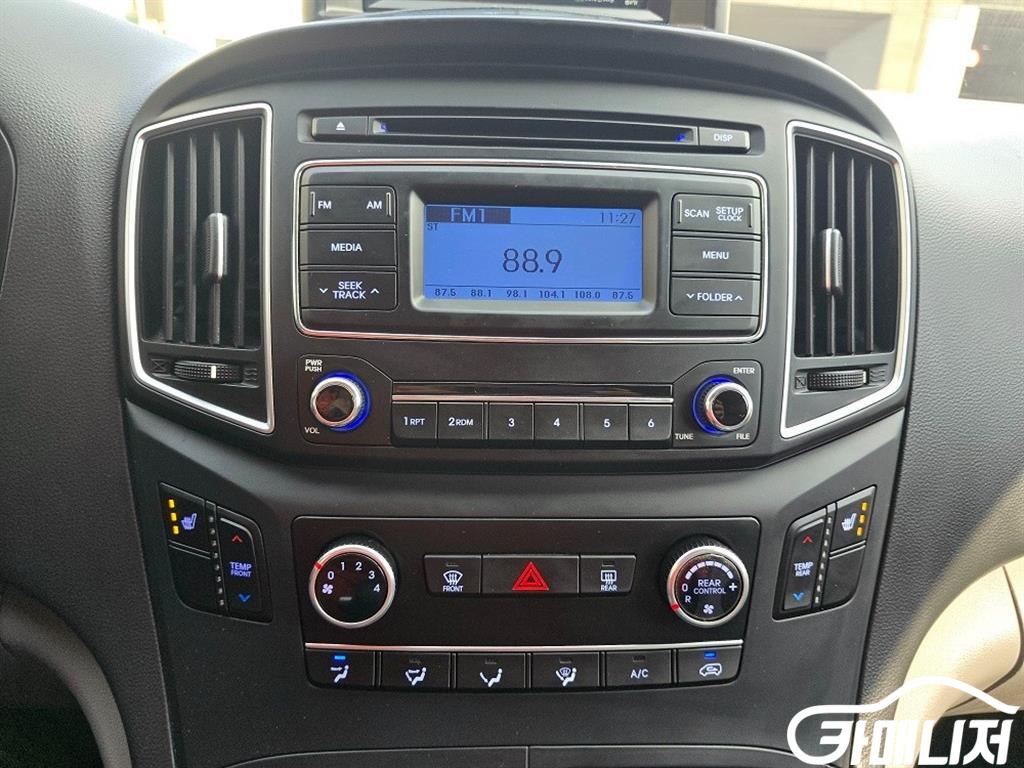 Hyundai Starex The New Grand Starex 2WD Wagon 12-Seater thumbnail 10