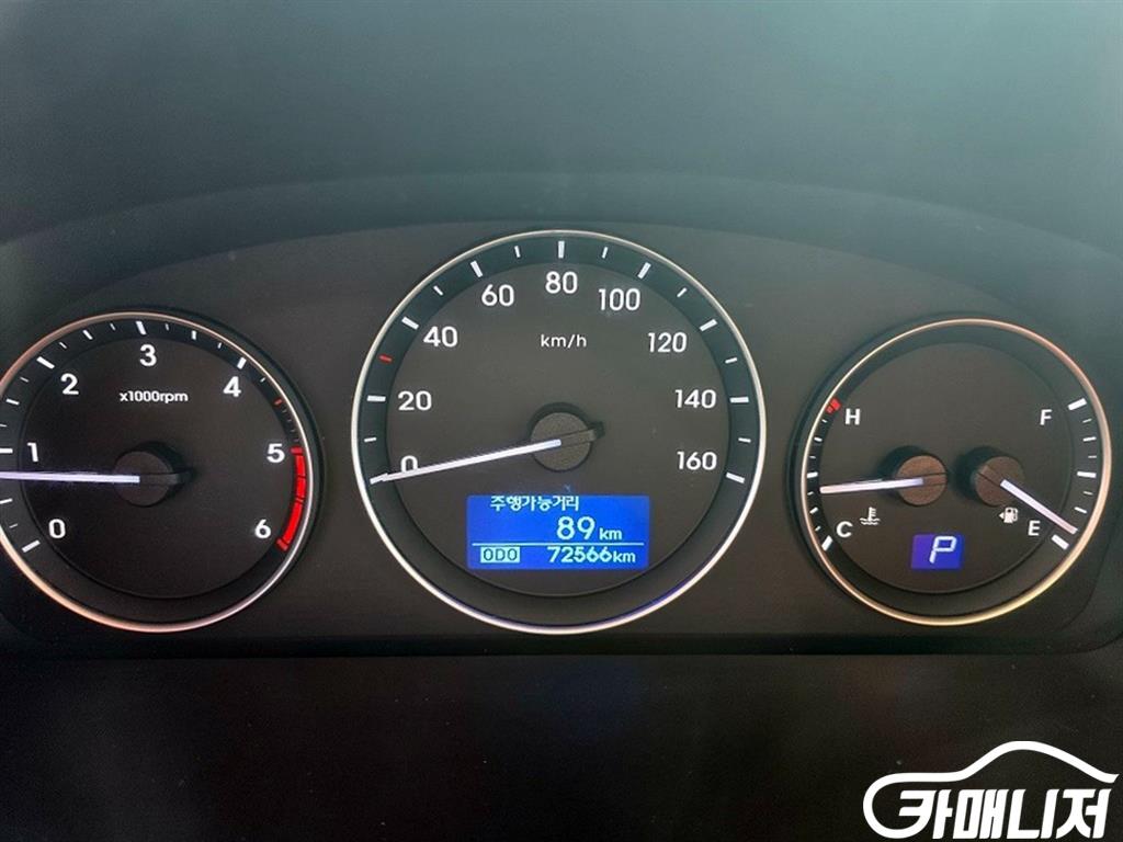 Hyundai Starex The New Grand Starex 2WD Wagon 12-Seater thumbnail 6