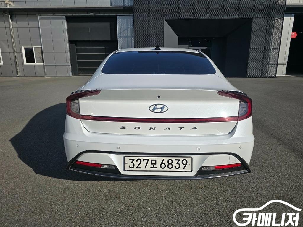 Hyundai Sonata 2.0 Premium thumbnail 4