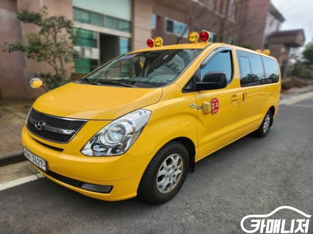 Hyundai Starex Grand Starex 12-Seater School Bus thumbnail 2