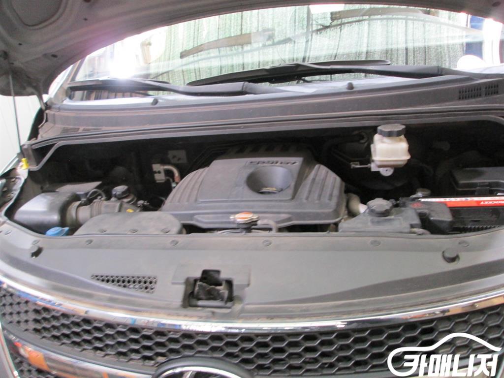 Hyundai Starex Grand Starex 11-Seater Wagon thumbnail 13