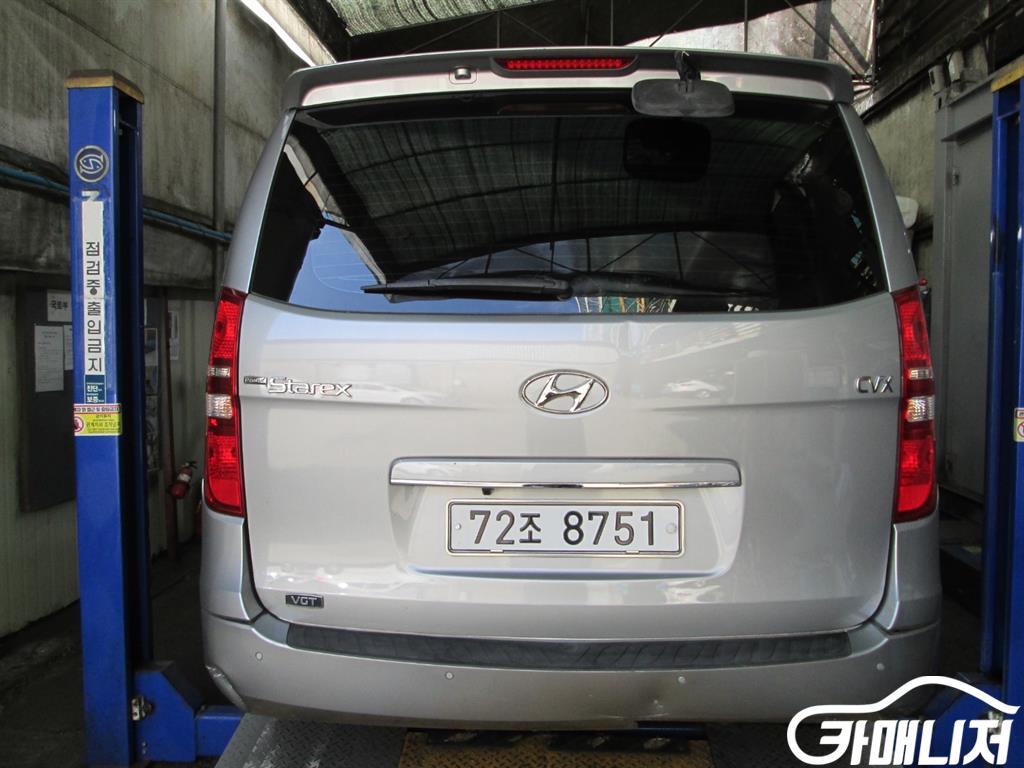 Hyundai Starex Grand Starex 11-Seater Wagon thumbnail 2