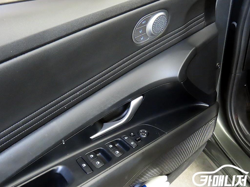 Hyundai Avante 1.6 Inspiration thumbnail 13