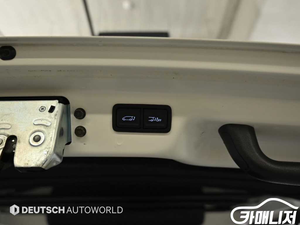 Hyundai Staria 2WD Diesel Cargo Modern thumbnail 20