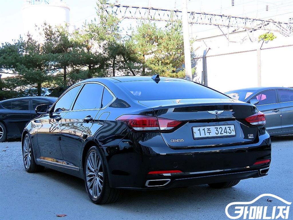 Hyundai Genesis GenesisDH G330 Premium AWD thumbnail 3