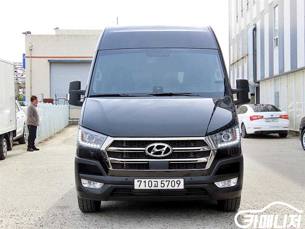 Hyundai Solati Luxury