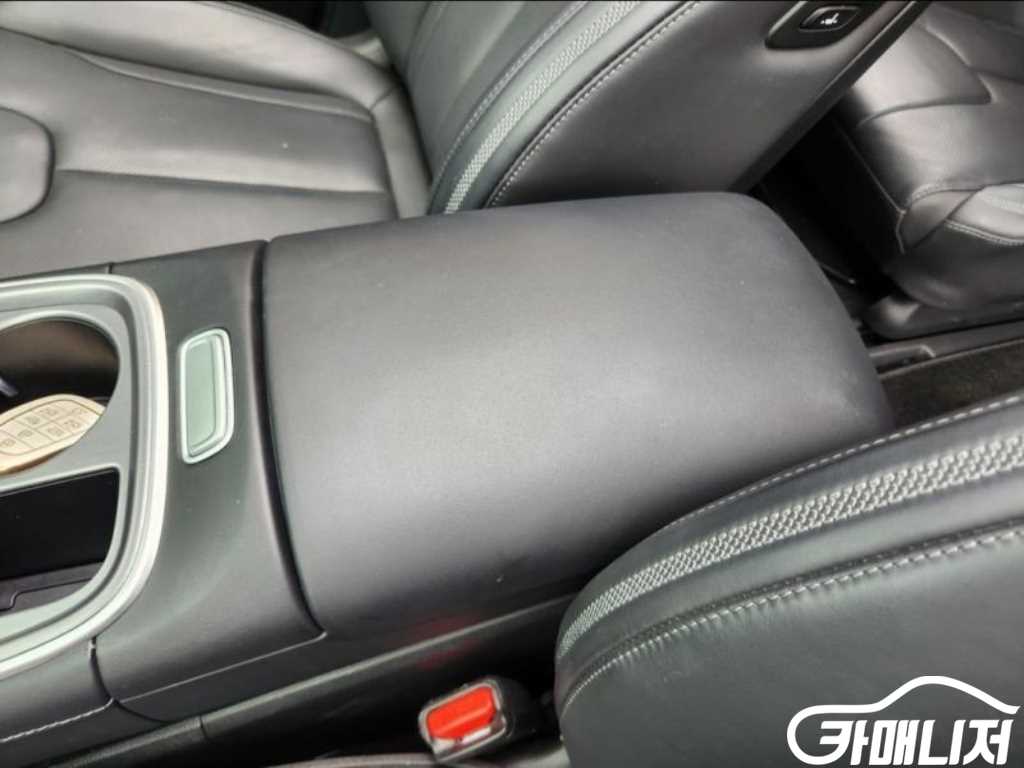 Hyundai Santa Fe The New Santa Fe Hybrid 1.6 4WD Calligraphy thumbnail 15