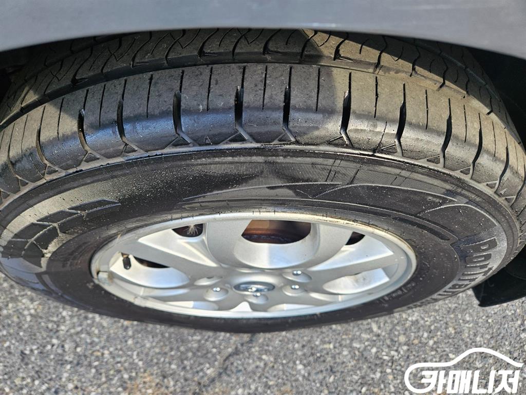 Hyundai Starex Grand Starex Van 5-Seater thumbnail 17