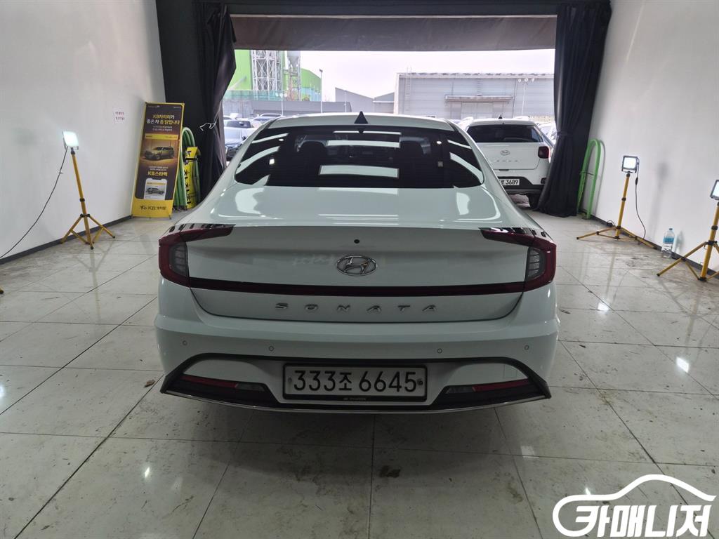 Hyundai Sonata 2.0 Premium thumbnail 3