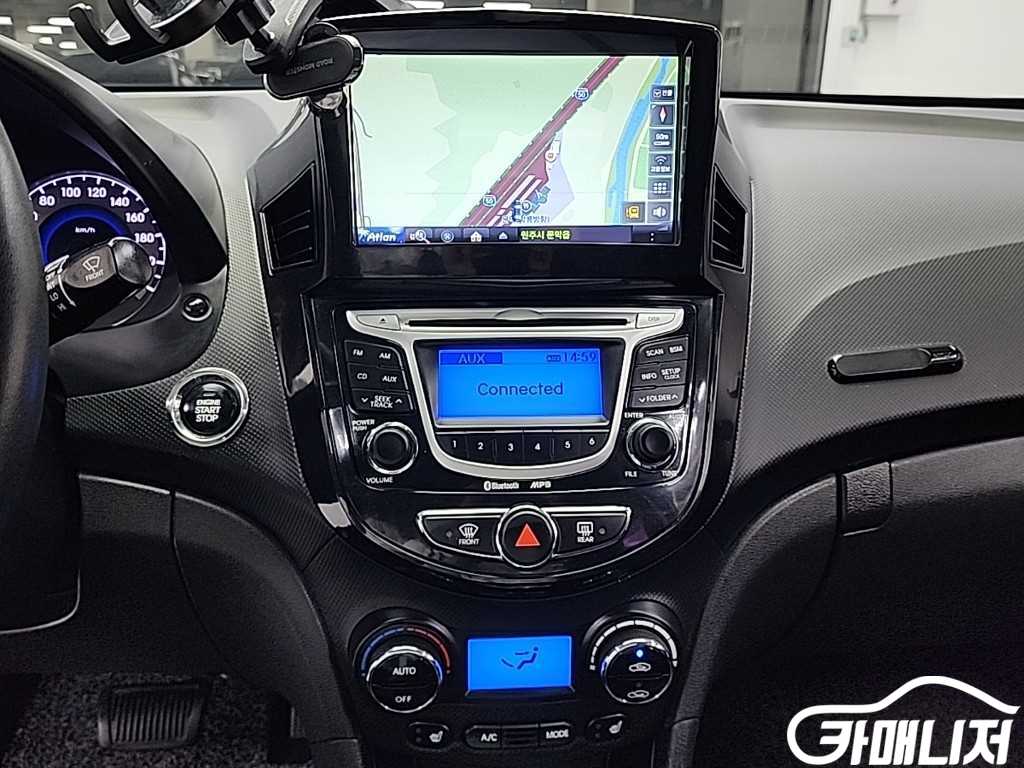 Hyundai Accent AccentFacelift 1.6GDI Top thumbnail 10