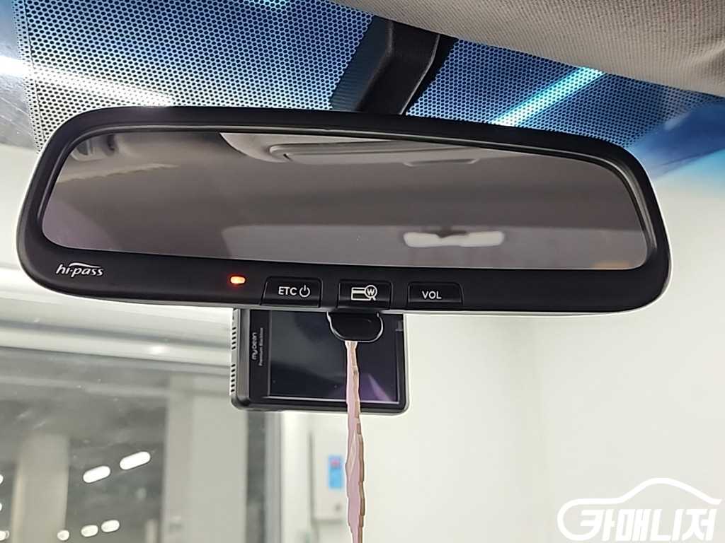 Hyundai Accent AccentFacelift 1.6GDI Top thumbnail 16