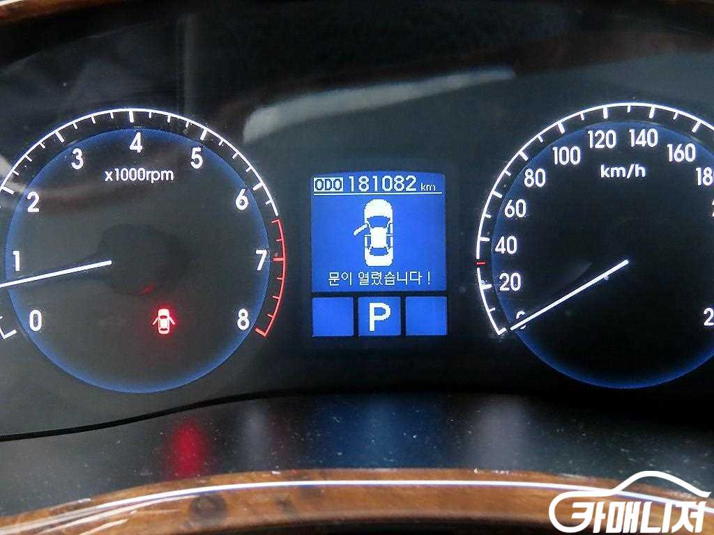 Hyundai Genesis BH330 GRAND thumbnail 9