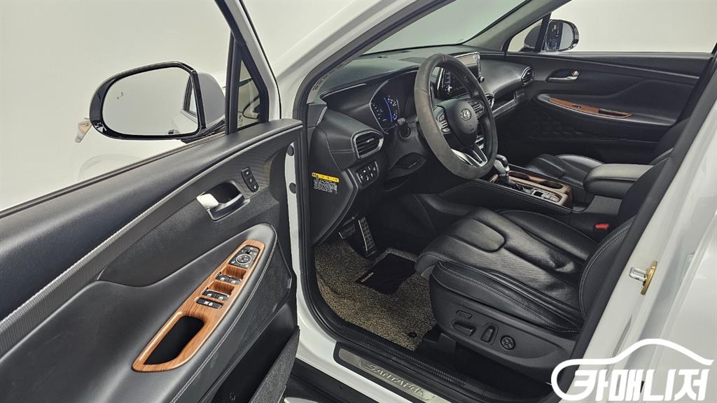 Hyundai Santa Fe Santa Fe TM Gasoline 2.0T 4WD thumbnail 10