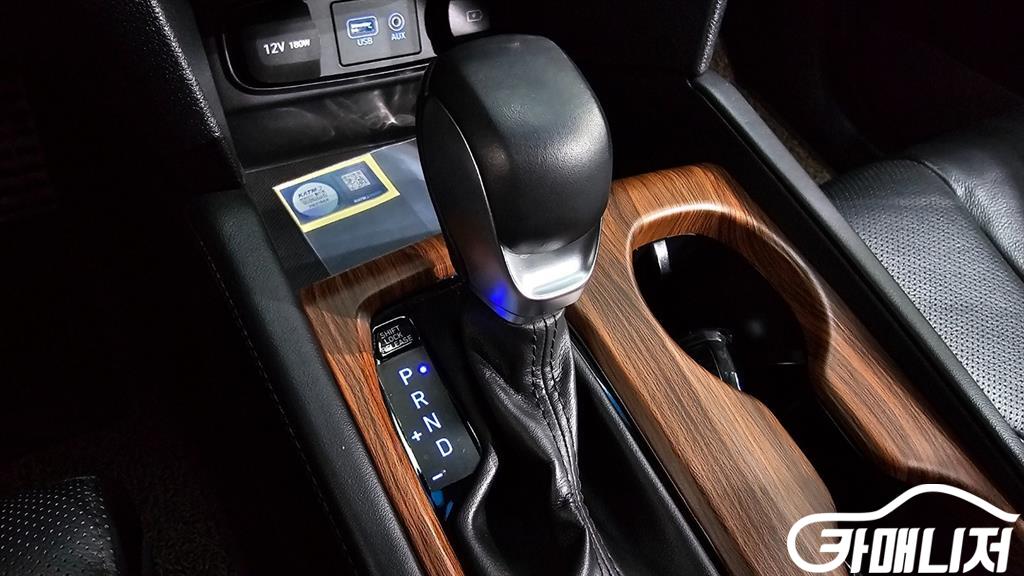 Hyundai Santa Fe Santa Fe TM Gasoline 2.0T 4WD thumbnail 9