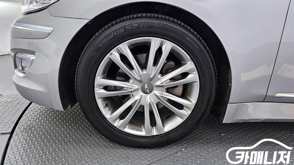 Hyundai Genesis BH330 LUXYRY thumbnail 5