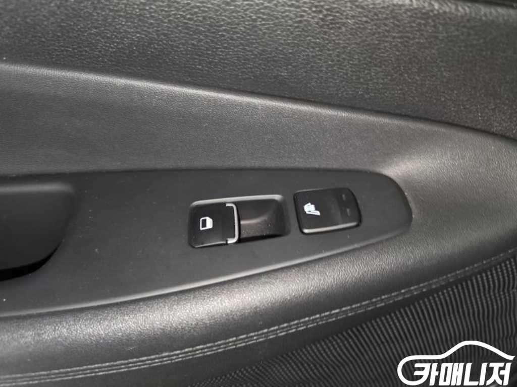 Hyundai Santa Fe The New Santa Fe Diesel 2.2 2WD Premium Choice thumbnail 14