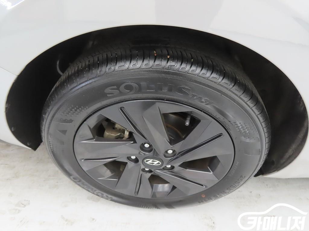 Hyundai Avante Avante Hybrid Modern thumbnail 19