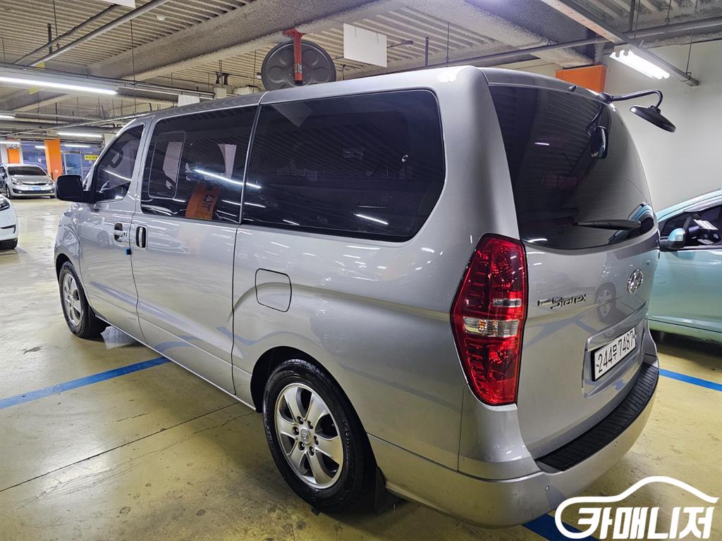 Hyundai Starex The New Grand Starex 2WD Urban 9-Seater thumbnail 4