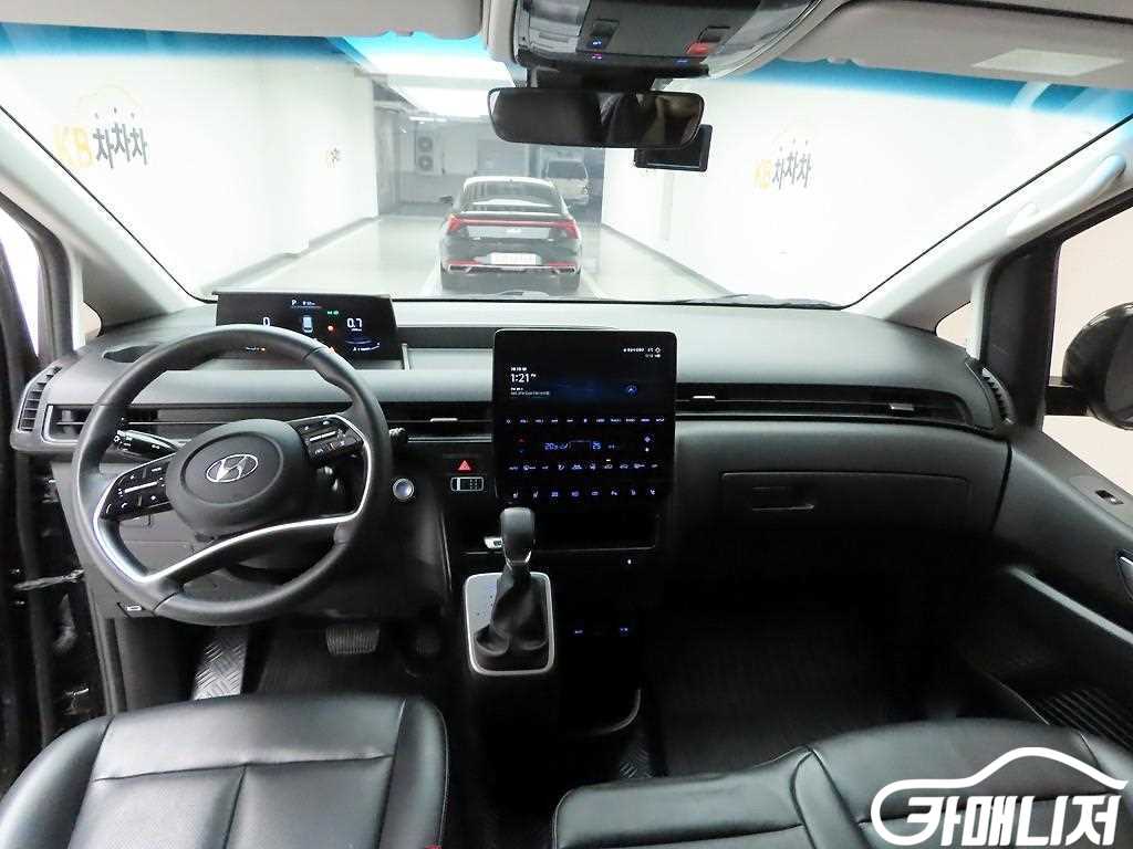 Hyundai Staria 2WD Diesel Tourer Modern thumbnail 6