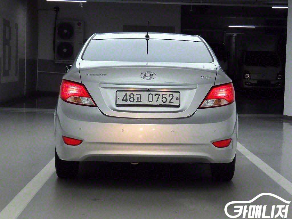 Hyundai Accent AccentFacelift 1.4VVT Smart thumbnail 3