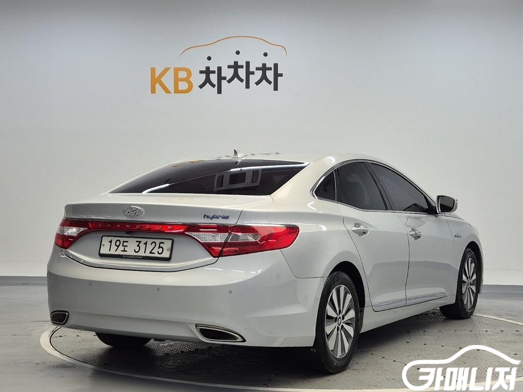 Hyundai Grandeur Grandeur HG Hybrid PREMIUM thumbnail 3