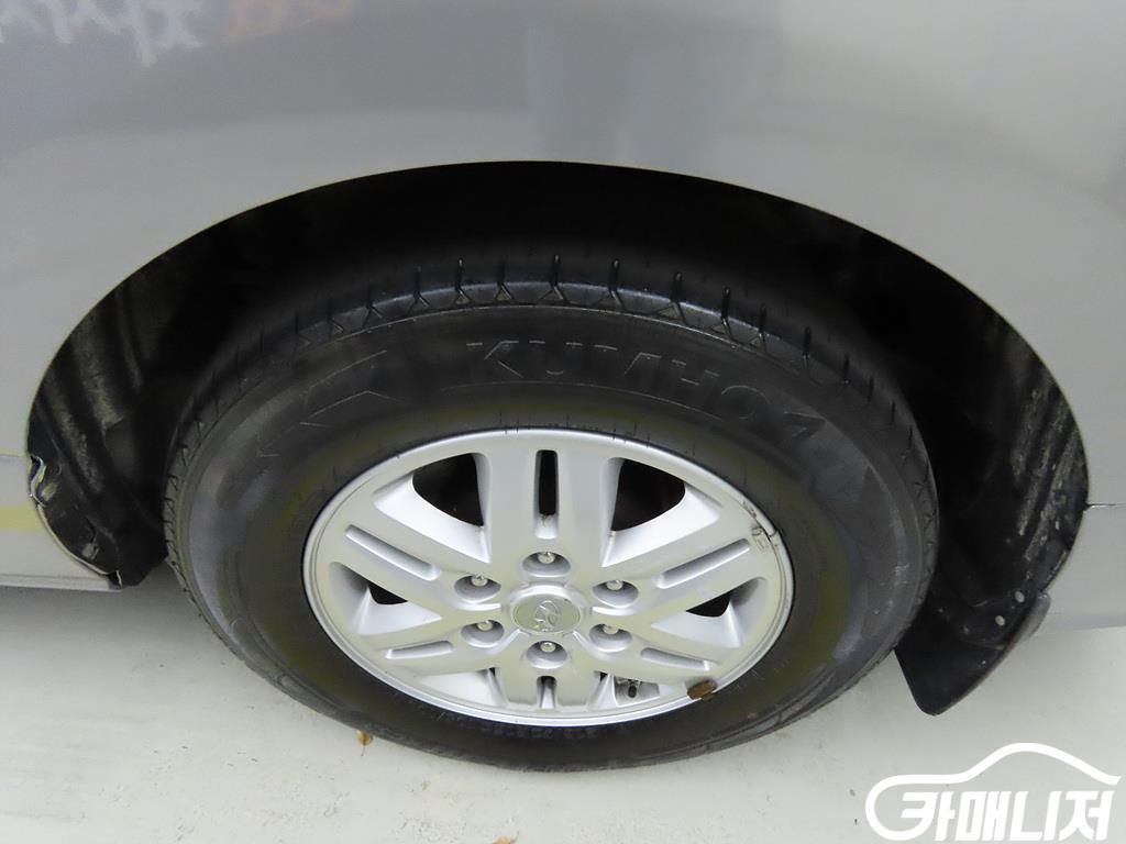 Hyundai Starex Grand Starex 12-Seater Wagon thumbnail 20