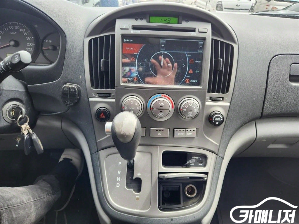 Hyundai Starex Grand Starex 12-Seater Wagon thumbnail 8