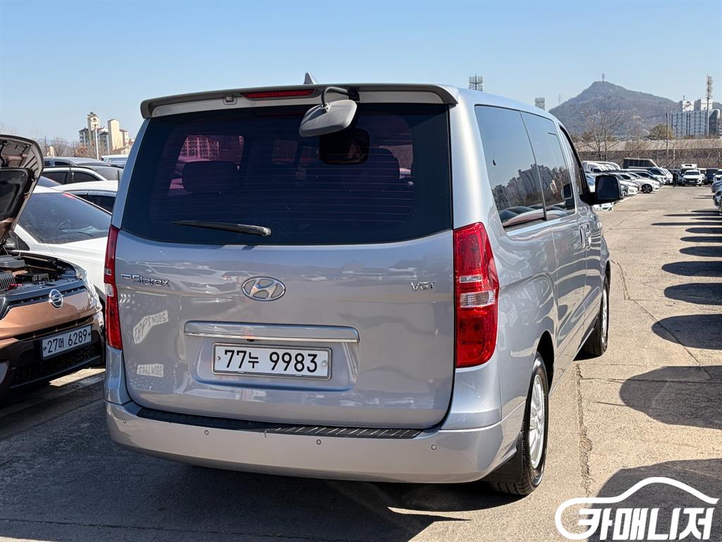 Hyundai Starex Grand Starex 12-Seater Wagon thumbnail 6