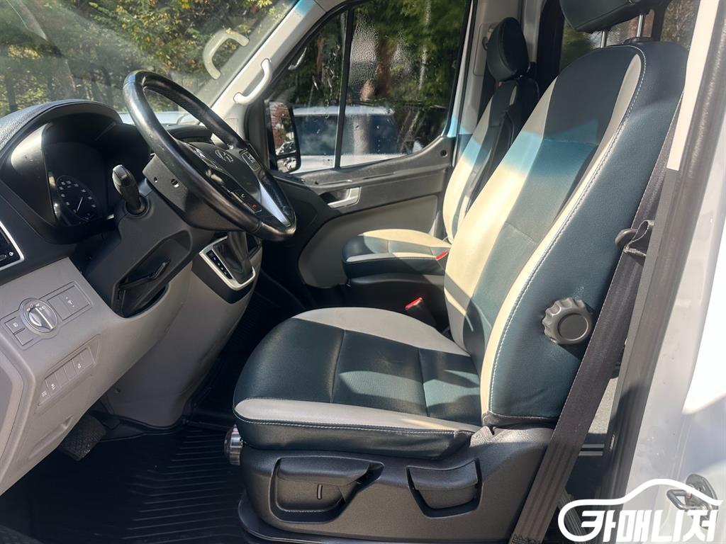 Hyundai Solati Luxury thumbnail 14