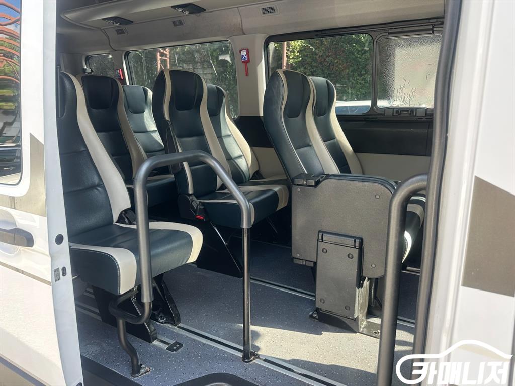 Hyundai Solati Luxury thumbnail 16