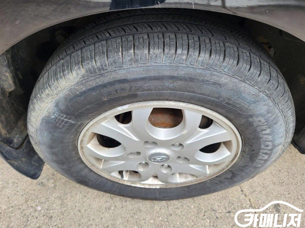 Hyundai Starex Grand Starex 12-Seater Wagon thumbnail 13