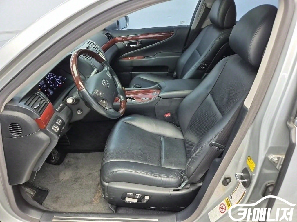 Lexus LS LS460 STD thumbnail 11