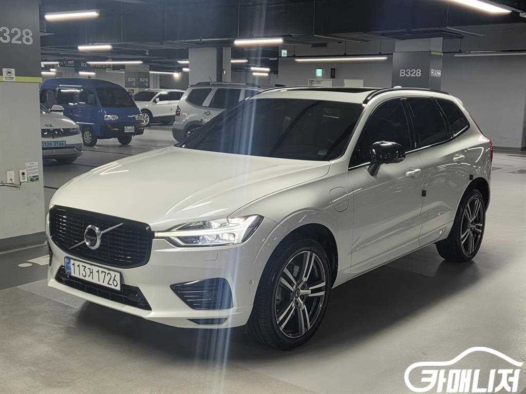 Volvo XC60 T8 AWD R-Design thumbnail 3